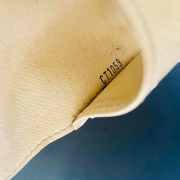 LOUIS VUITTON DAMIER AZUR MUTICLES KEY CASE WALLET. - Picture 9 of 9